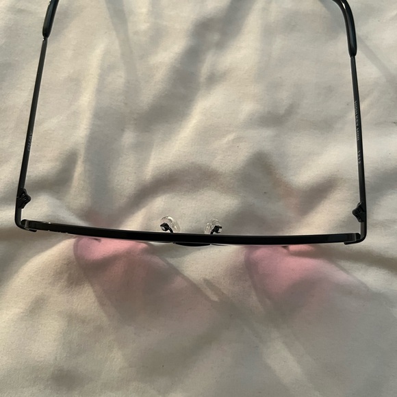 Quay Australia Black and Purple Sunglasses Sleek Design - Picture 4 of 4